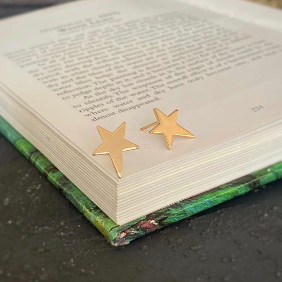 Star Stud Earrings 18k Gold Plated 0.5 inch Long Star Earrings Jewelry - Picture 2 of 10